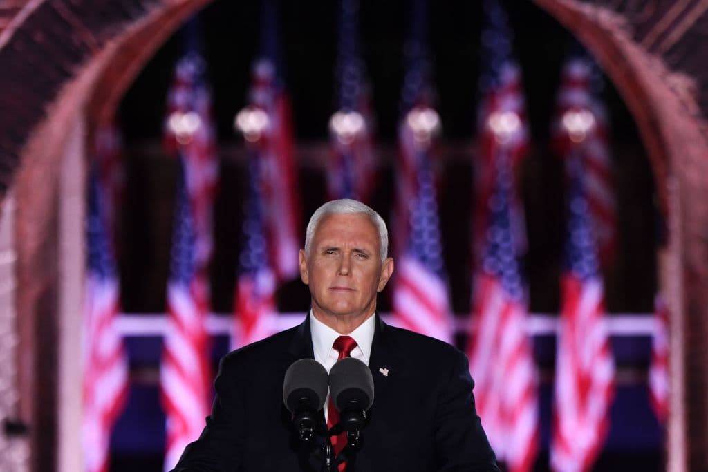 Pence acepta la nominación para vicepresidente y dice que Biden es el "caballo de Troya" de la izquierda radical