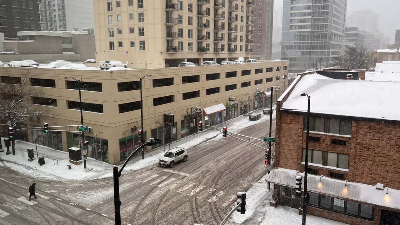 Illinois espera dos tormentas invernales casi seguidas. La primera ya llegó , la segunda se espera el jueves.