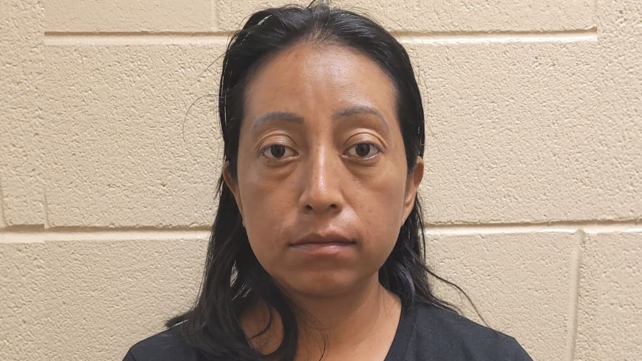Medalia Morales Vásquez, fue condenada en 2009 por homicidio agravado de un niño en Lee County, Florida. Morales, inmigrante guatemalteca, enfrenta cargos criminales. Fue detenida con un grupo de 8 indocumentados cerca de Sasabe.