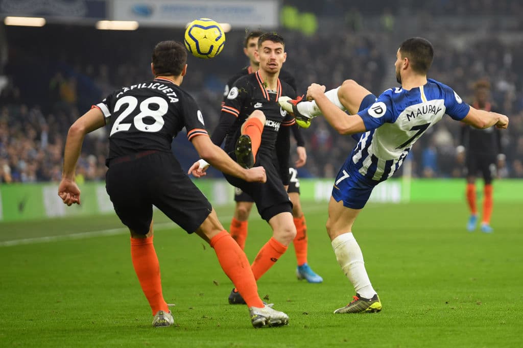 Un gol de Jahanbakhsh, al 84, le dio el empate 1-1 al Brighton; Azpilicueta abrió el marcador para el Chelsea.