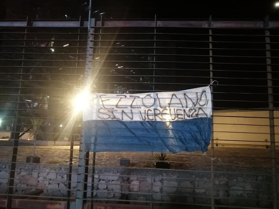 Mantas alrededor del Estadio Hidalgo piden cambio a la directiva, pues se encuentran en último lugar de la tabla de la Liga MX. Ya es la fecha 6 del torneo Clausura 2021 y los 'Tuzos' no han visto la victoria, acumulan 2 puntos de los 18 posibles y sólo tienen dos goles anotados.