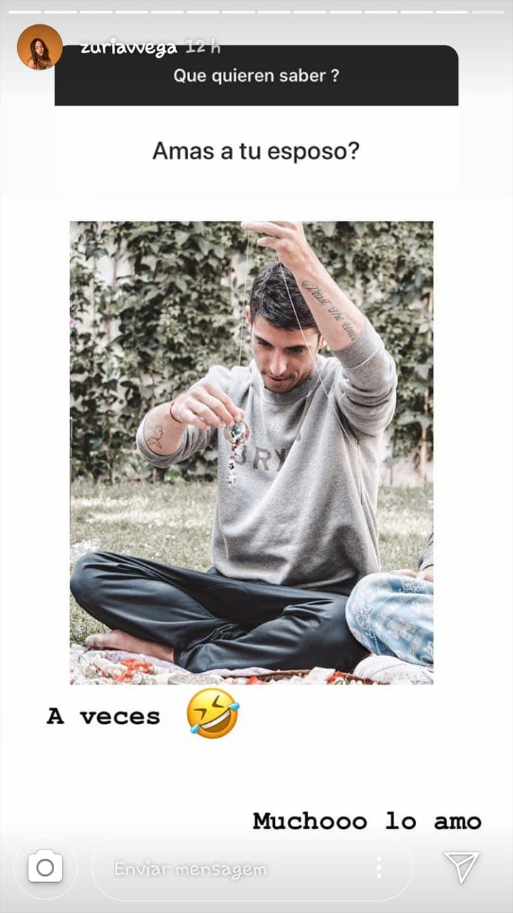 Y esta fue la respuesta de la protagonista de 
<b><a href="https://www.univision.com/shows/mi-marido-tiene-mas-familia/capitulos">'Mi marido tiene más familia'</a></b> cuando uno de sus seguidores la cuestionó acerca de su amor por Alberto Guerra. ¿Amas a tu esposo? "A veces", replicó Zuria Vega en broma para luego recalcar 
<b>"muchooo lo amo"</b>.