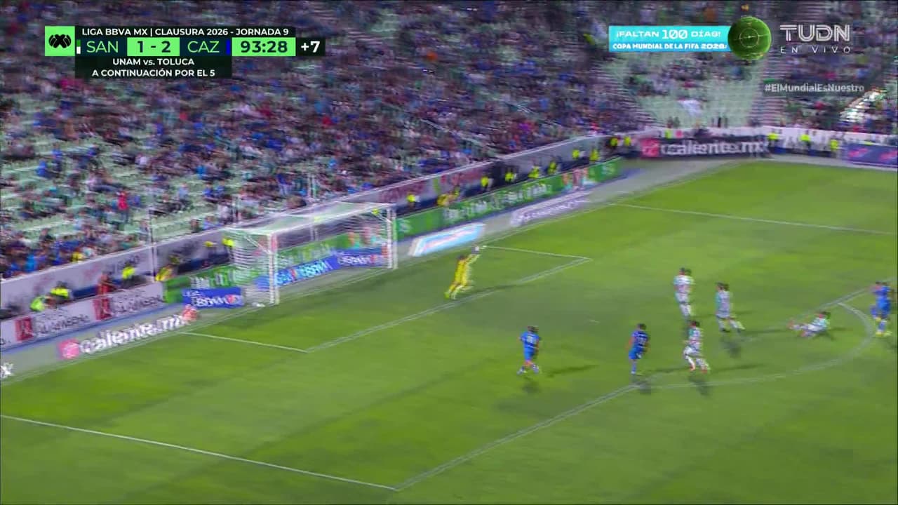 ¡TIRO ATAJADO! disparo por Gabriel Fernández.