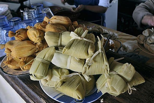 Prueba preparar unos tamales verdes sin masa ni manteca para quienes no gustan de estos ingredientes. La receta paso a paso