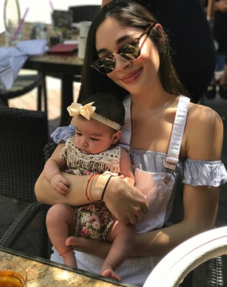 Su hija Naty disfruta cada momento que pasa con su pequeña.