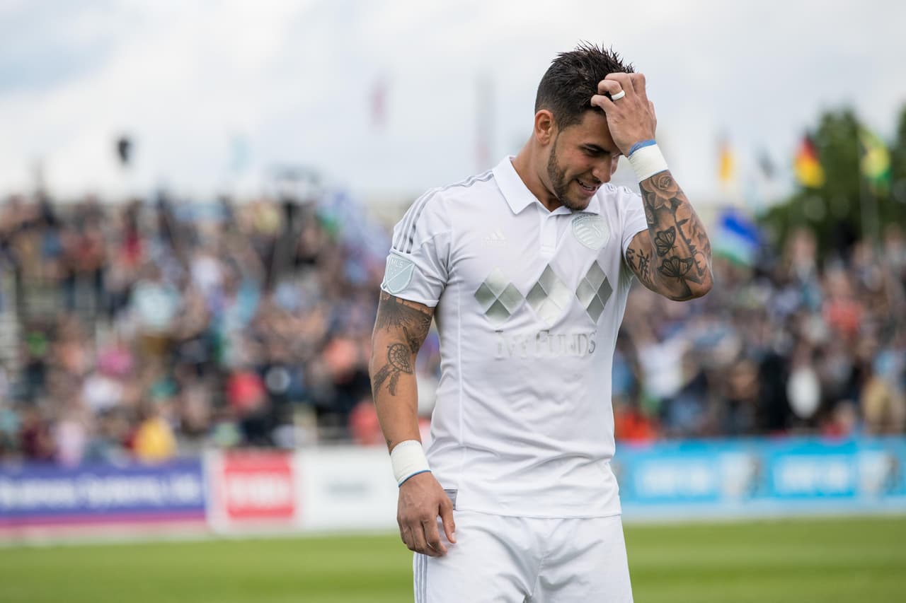 Dom Dwyer obligado a pagar su apuesta, Landon Donovan nuevo dueño del Swansea City