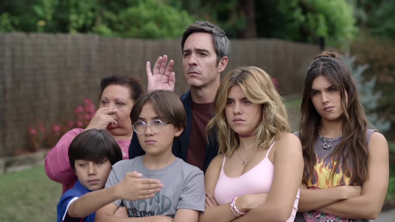 Mauricio Ochmann será papá y mamá en 'Papá Soltero': ¡Vela ya en ViX!