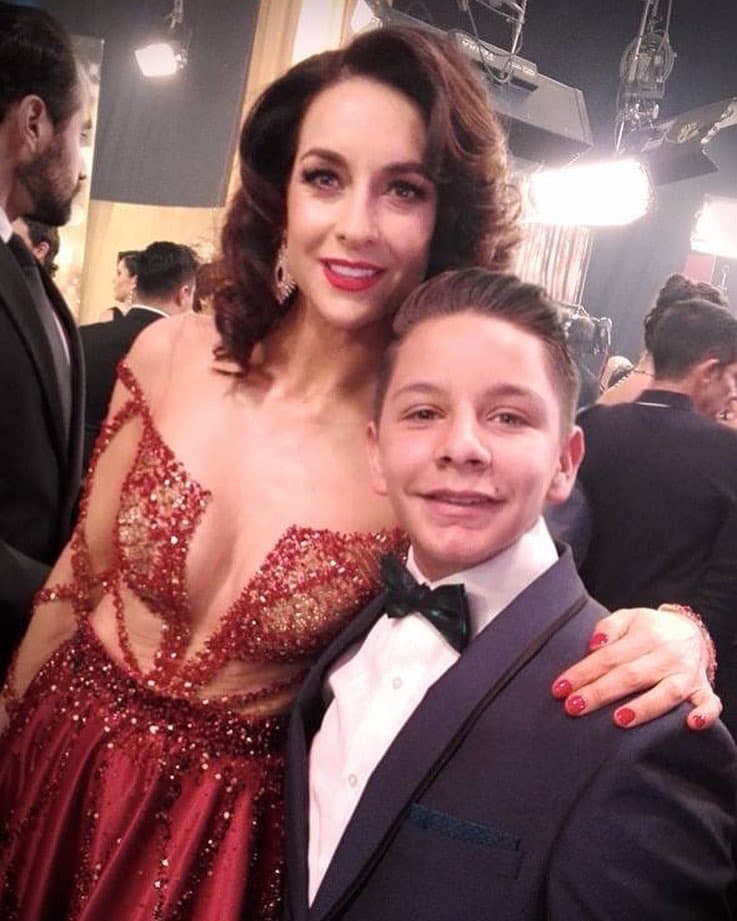 En la última entrega de los 'Premios TVyNovelas', 
<b><a href="http://www.univision.com/temas/susana-gonzalez">Susana González</a></b> y 
<b>Adrián Escalona</b> se reencontraron, causando el furor de sus seguidores, pues 'madre' e 'hijo' volvieron a estar juntos después de 5 años de haberse terminado 'Amores verdaderos'.