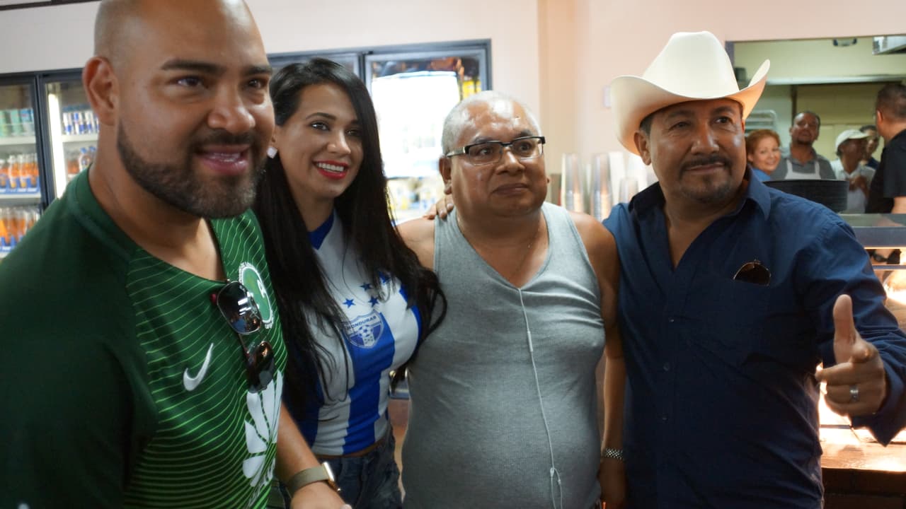 La Hondureña confía en que su selección le gane a México y en un próximo partido, y no tiene problema con seguir pagando apuestas hasta lograr que El Feo y El Pelón sean los que paguen el siguiente reto.