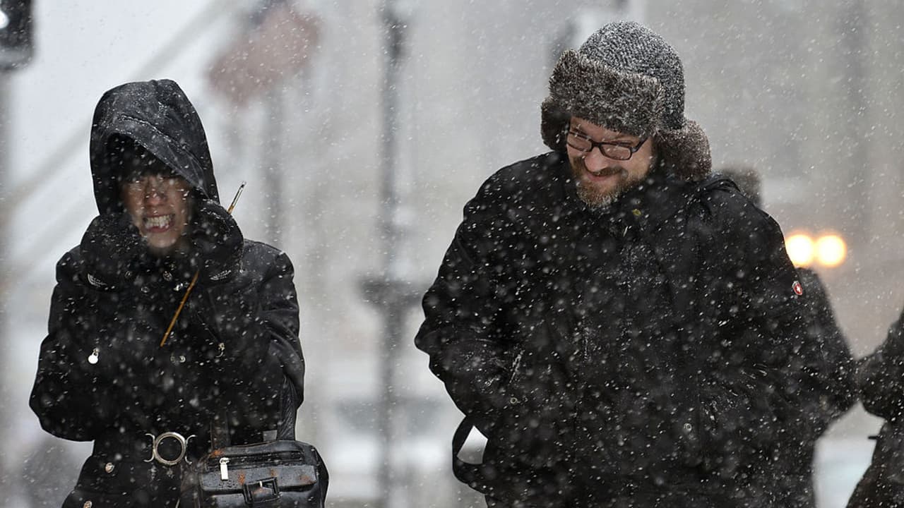 Condiciones peligrosas y advertencia por inundaciones: así va este miércoles con tormenta invernal en Chicago
