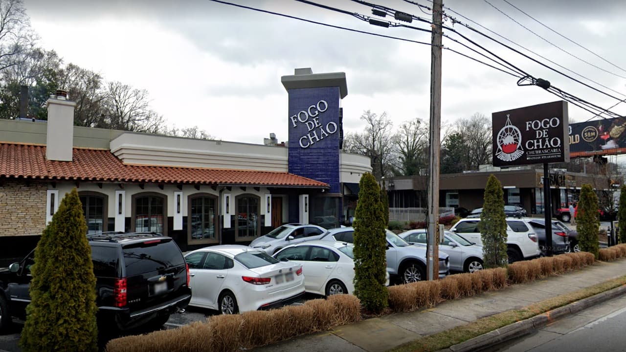 Un hombre de 22 años muere a tiros por parte de policías de Atlanta dentro de un restaurante