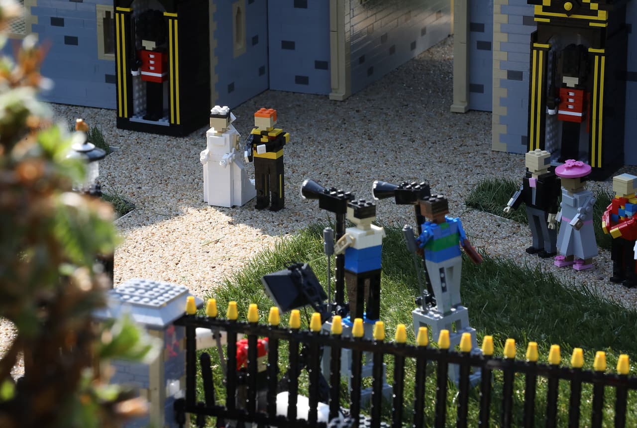 Y hasta miembros de la prensa, aunque en esta ocasión la pareja decidió que solo podrán entrar a la capilla St. George cuatro fotógrafos y un periodista.