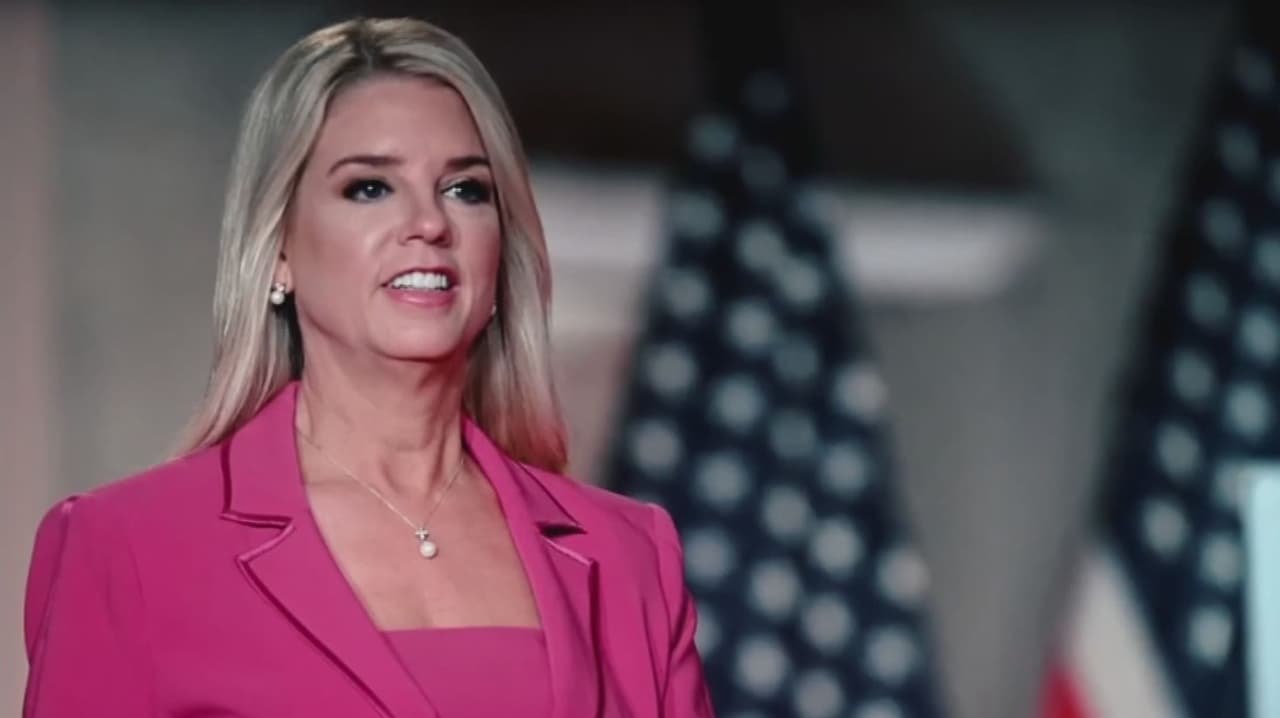 Citan a Pam Bondi para declarar sobre los archivos de Jeffrey Epstein y su gestión