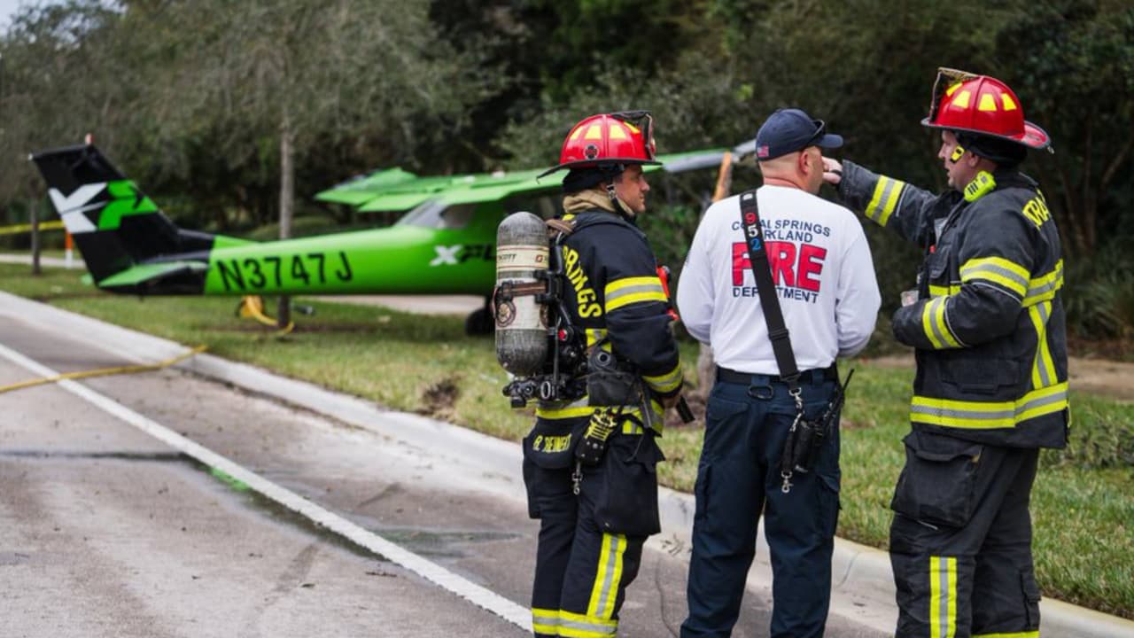 Avión aterriza de emergencia en Hillsboro Boulevard debido a problema con el motor