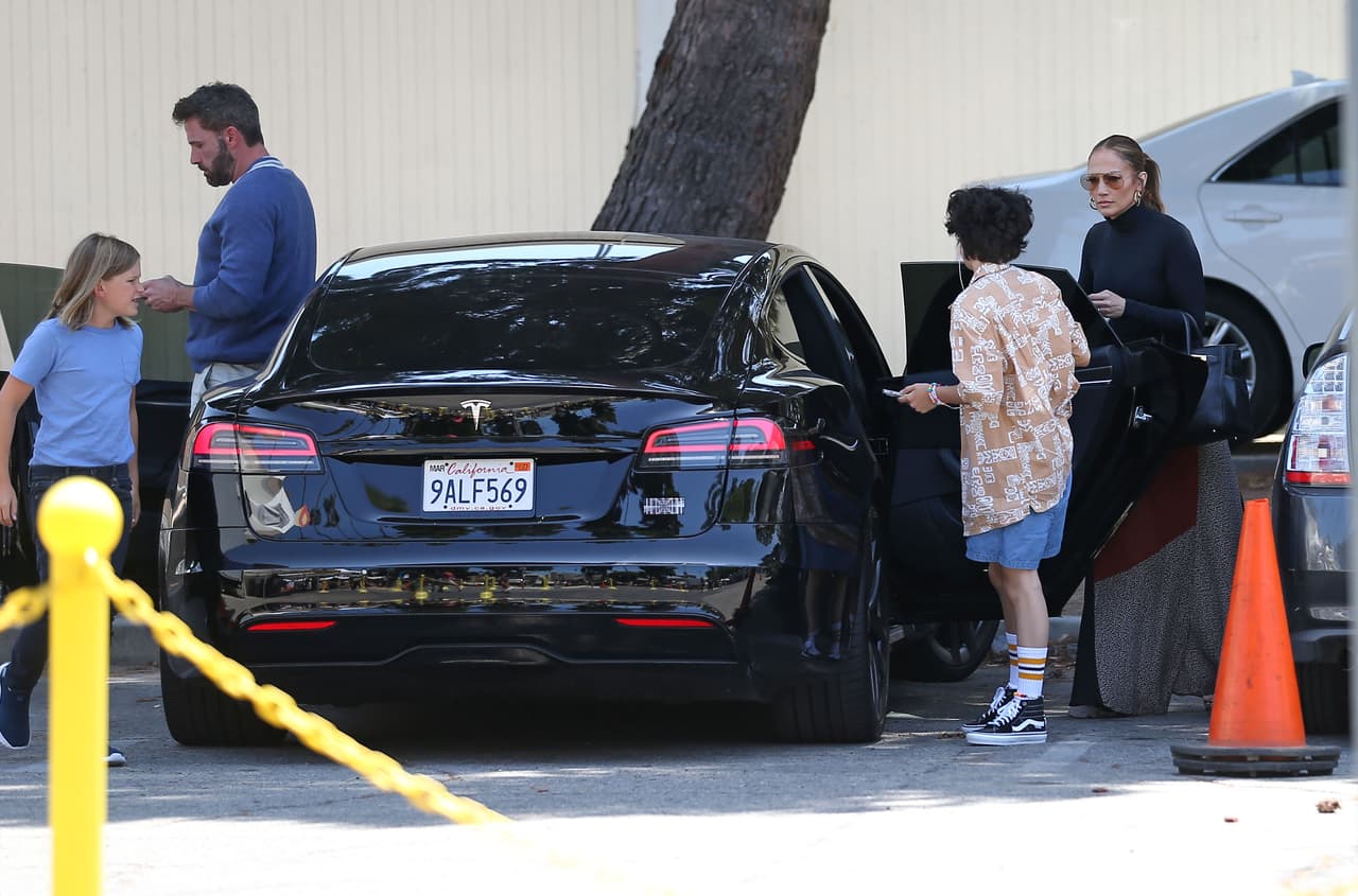 <b><a href="https://www.univision.com/famosos/hijos-de-ben-affleck-y-jennifer-garner-fotos" target="_blank">Ben Affleck tiene dos hijas más</a></b>, además de Samuel: Violet (16 años) y Seraphina (13). 
<br>