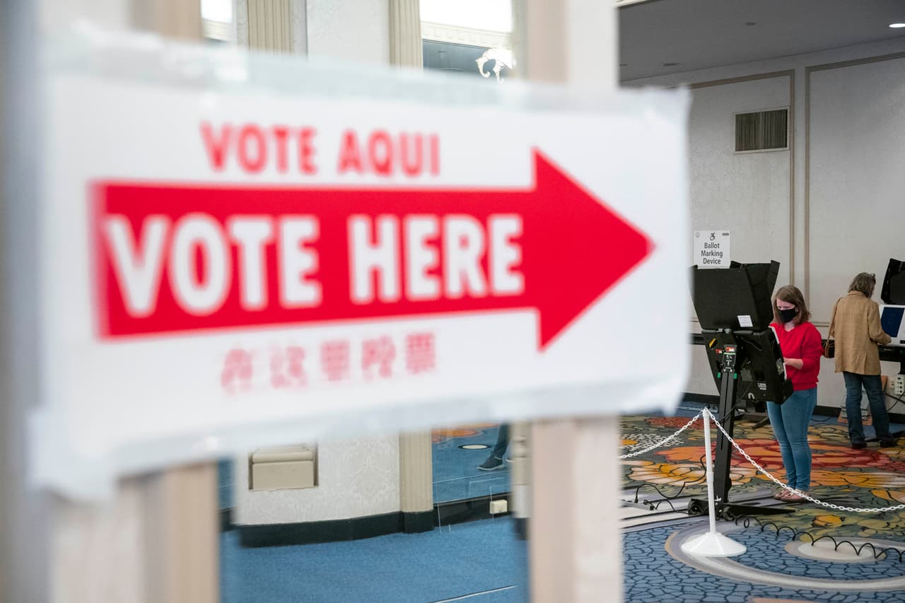 “Una tendencia en Google inmediatamente después del segundo debate es ¿PUEDO CAMBIAR MI VOTO? Esto se refiere a cambiarlo por mí. La respuesta en la mayoría de los estados es SÍ. Ve hazlo. ¡La elección más importante de tu vida!”, publicó el presidente Donald Trump.