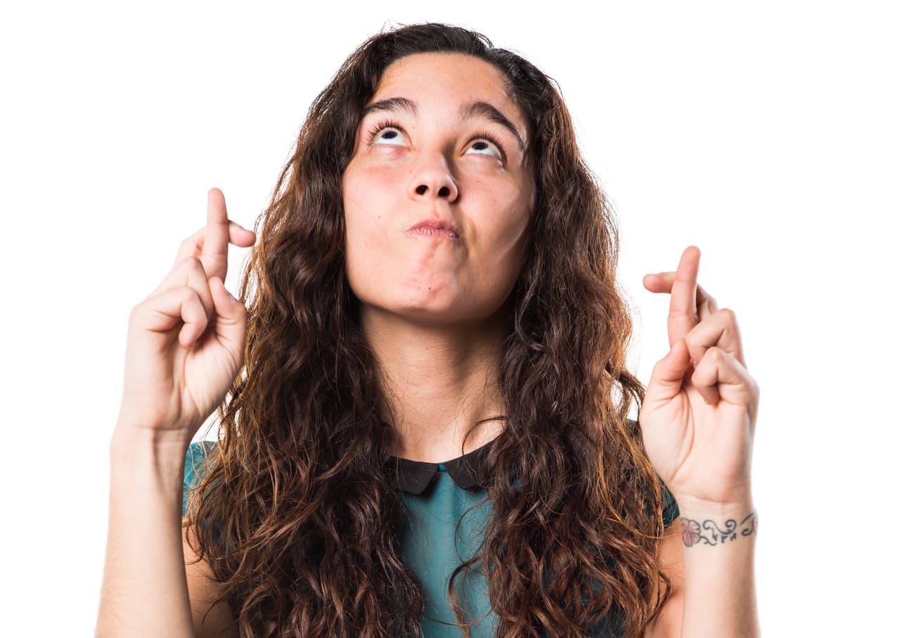 ACUARIO. Quemarás la lista de las actitudes negativas con la llama de una vela aromática color azul clarito o rosado. Cualidades negativas de tu signo que quizás tengas y debas superar: La despreocupación por quienes están a tu lado, vivir en el futuro sin considerar el presente, la falta de objetividad