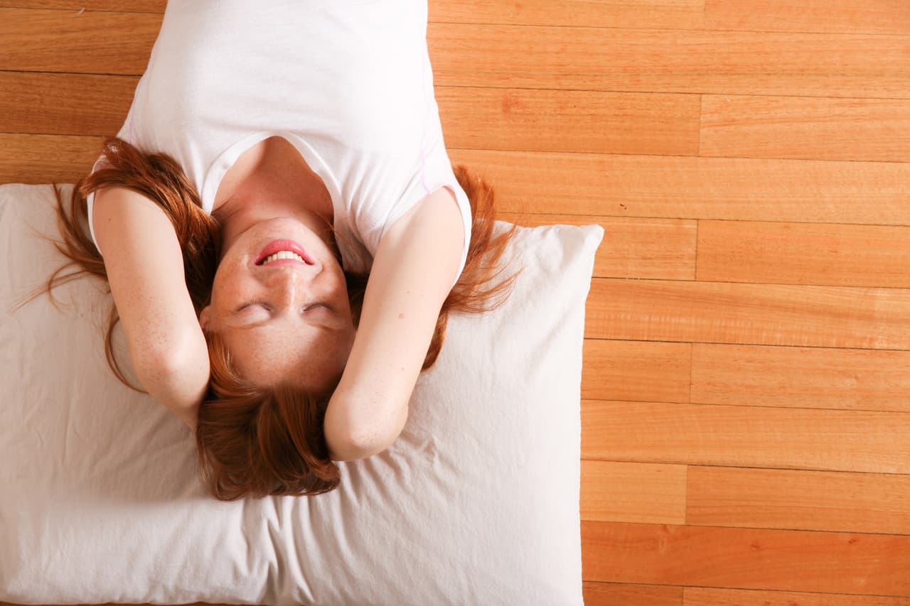 TAURO. Quemarás la lista de las actitudes negativas con la llama de una vela aromática color verde campestre. Cualidades negativas de tu signo que quizás tengas y debas superar: la lasitud, o sea, la pereza y autoindulgencia, la testarudez, empecinarte en querer tener la razón y no ceder fácilmente.