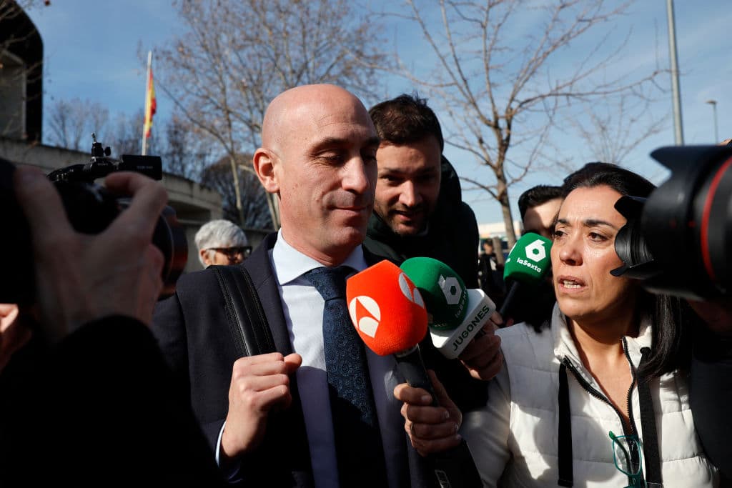 Luis Rubiales es condenado a pagar una multa por agresión sexual en el caso del beso a Jenni Hermoso