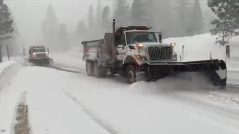Reabren la autopista I-80 con restricciones; la autopista 50 está completamente abierta
