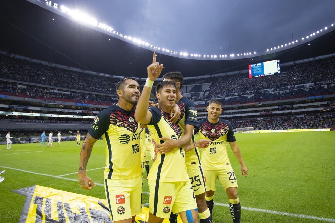 América recuperó el liderato a costa de unos Pumas que cometieron errores costosos y generaron poco en ataque.