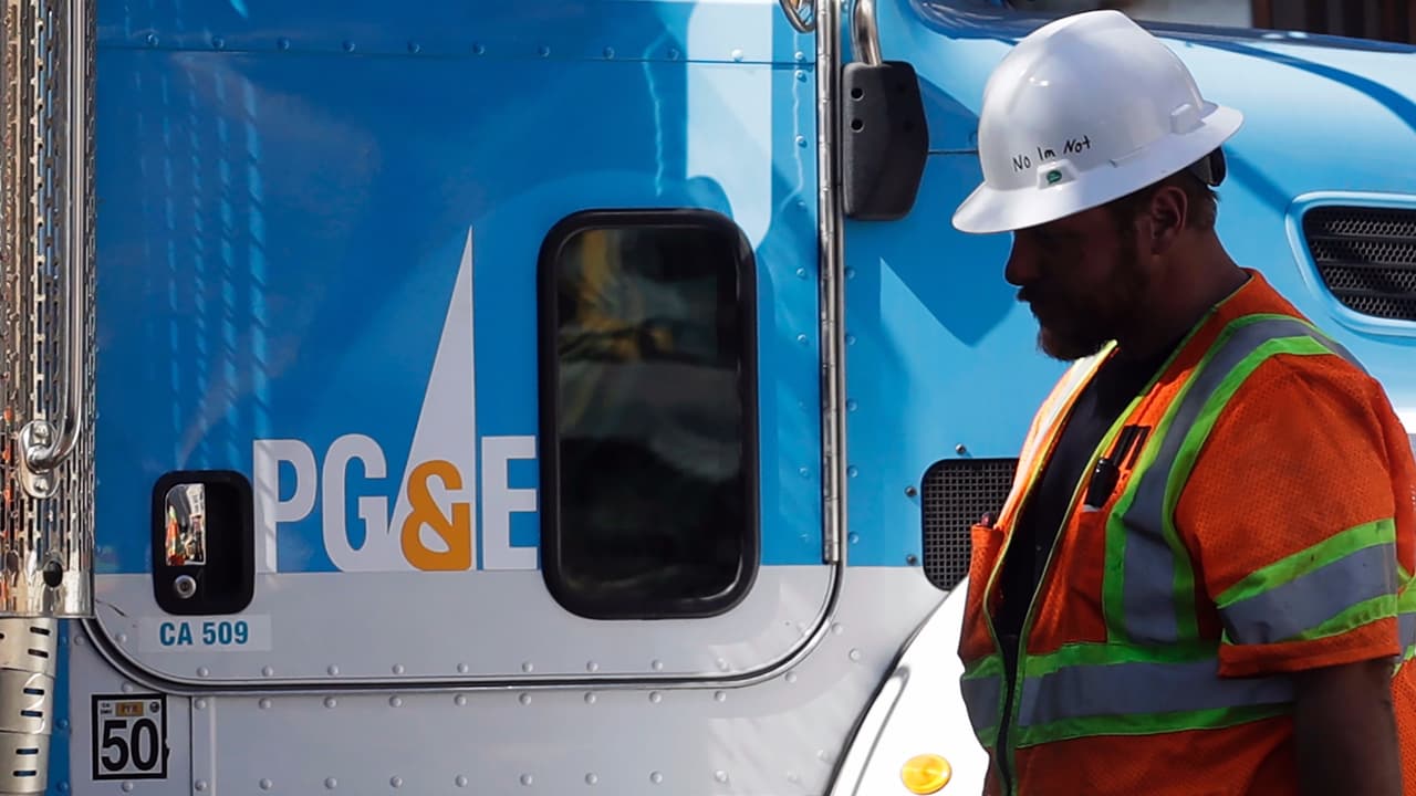 PG&E confirma reembolsos por 90 millones de dólares para afectados por apagones masivos en California