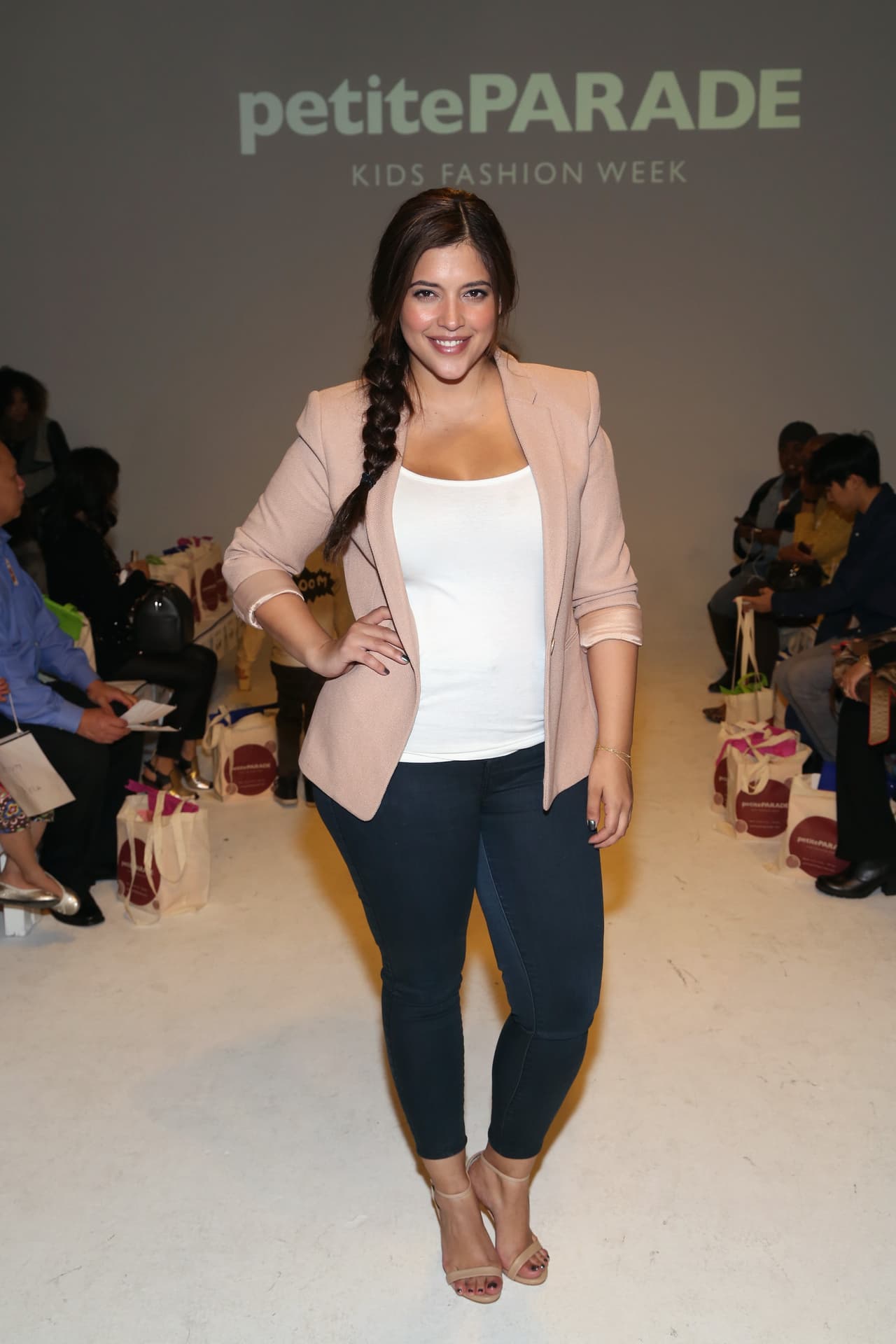 En las pasarelas, ella se muestra siempre segura y su actitud esta al cien por ciento.