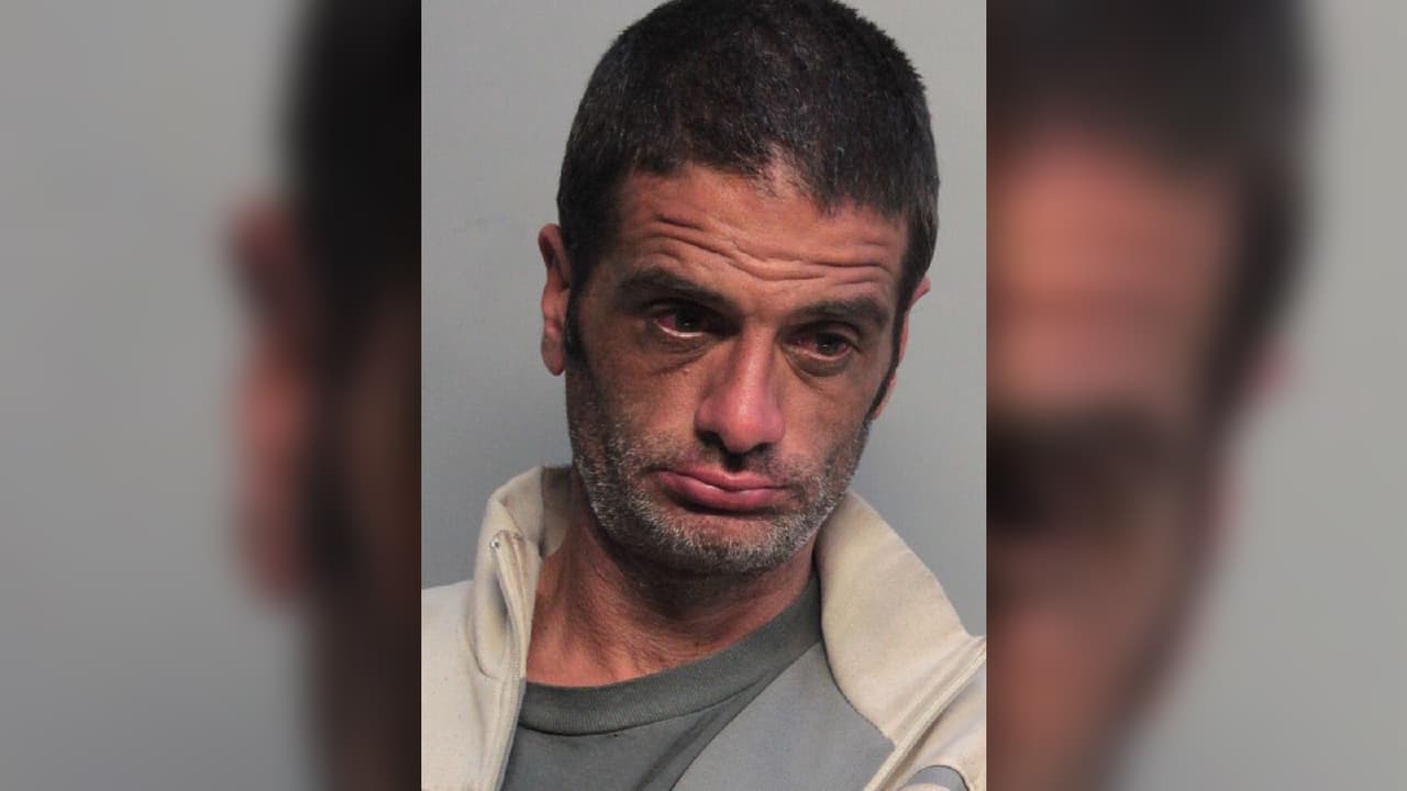 Arrestan a hombre de Hialeah por mostrarle los genitales a un menor en el Dolphin Mall