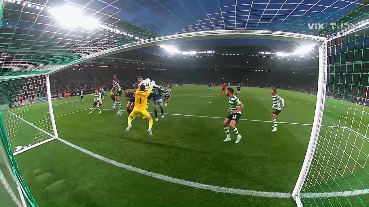 ¡Lo gunners se quedan cerca del primero! Dons intentos del Arsenal que pasan por un costado de la portería