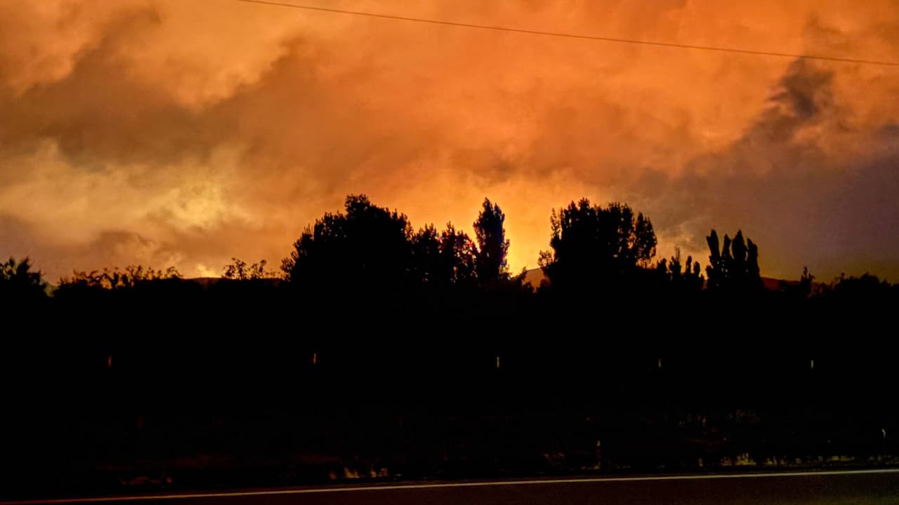 El incendio Kaysville fue provocado por el uso de fuegos artificiales ilegales, informaron los bomberos