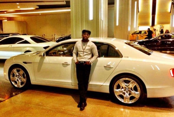 Bentley Mulsanne Motor V8 Twin-Turbo 6.8 Lts. Potencia 505 HP Aceleración (0-60mph) 4.8 segundos Velocidad Máxima 190 MPH (304 km/h) Precio US$350,000