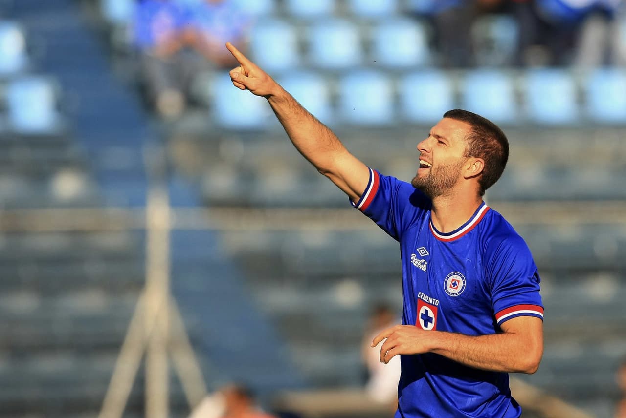 <b>Emanuel Villa en Cruz Azul: </b>la mejor versión del delantero argentino en el fútbol mexicano se vio jugando para la Máquina de 2009 a 2012 con 66 goles en 132 partidos.