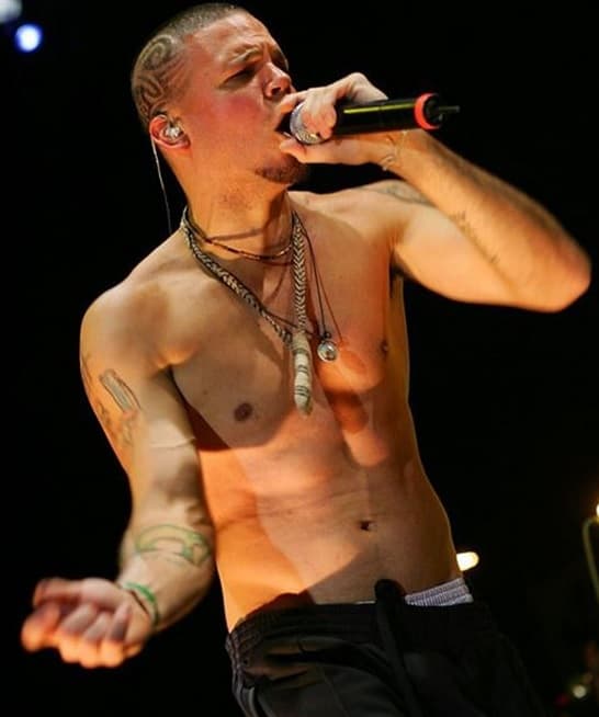 Quien infarta las redes es René de Calle 13 que siempre anda sin camisa. Además de ser uno de los multipremiados de Latin GRAMMY, este año también tiene una nominación.