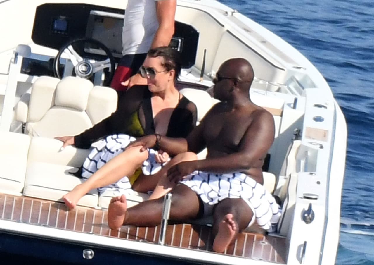 Esta nueva oportunidad no parece llevarla a formalizar legalmente su relación, pero eso no es obstáculo para que disfruten el uno del otro.