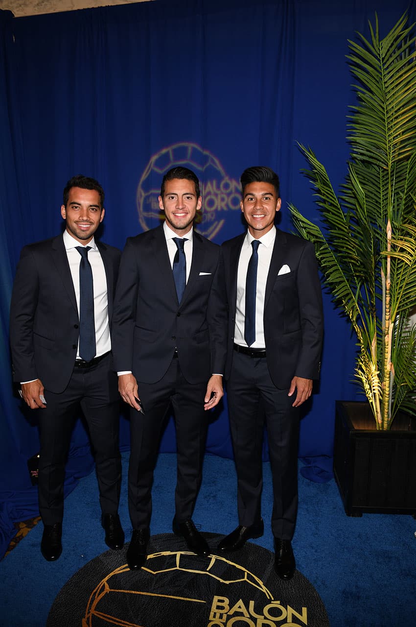 Los invitados especiales brillaron con luz propia en la alfombra azul del Balón de Oro 2019 de la Liga MX celebrado este sábado en Los Ángeles.