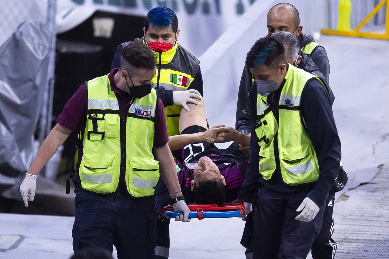 ¡Otra vez! Chucky sale lesionado entre lágrimas del México-Panamá