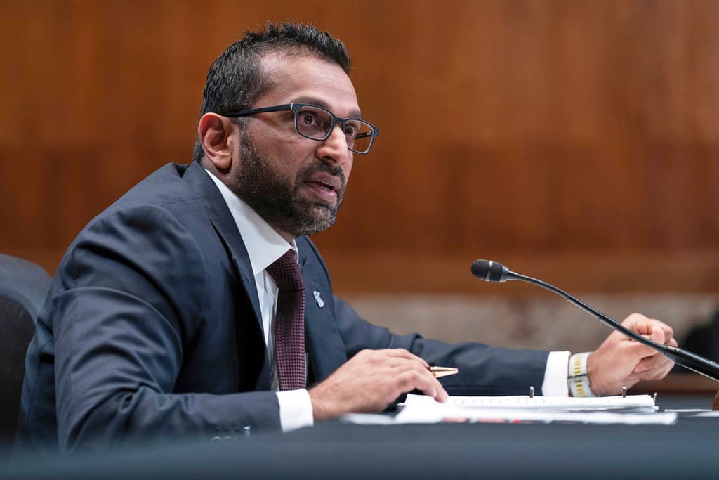 El director del FBI, Kash Patel, testifica ante una comisión del Senado, en el Capitolio, en Washington, el jueves 8 de mayo de 2025. (AP Foto/Jose Luis Magana)