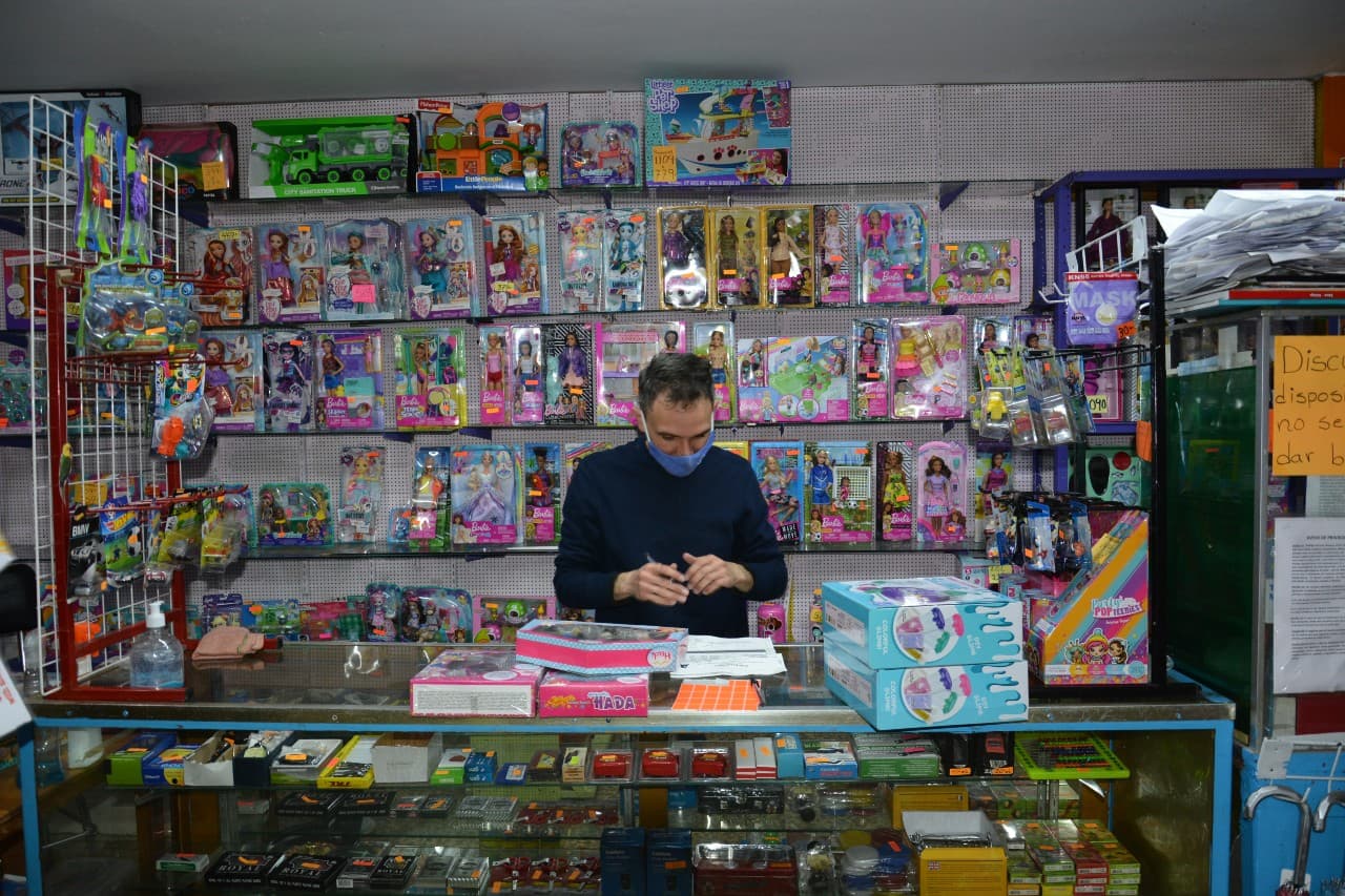 Rodrigo Garreta parte de la tercera generación de dueños Juguetifamili de la Ciudad de México.
