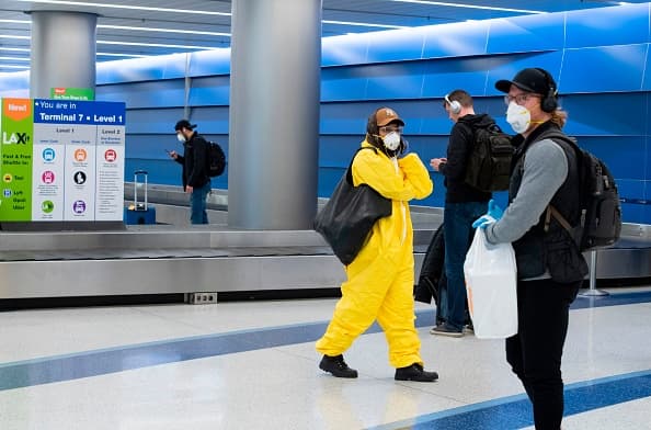 El aeropuerto más importante de California, el LAX ya implementó el uso de mascarillas como obligatorio en todas sus instalaciones.
