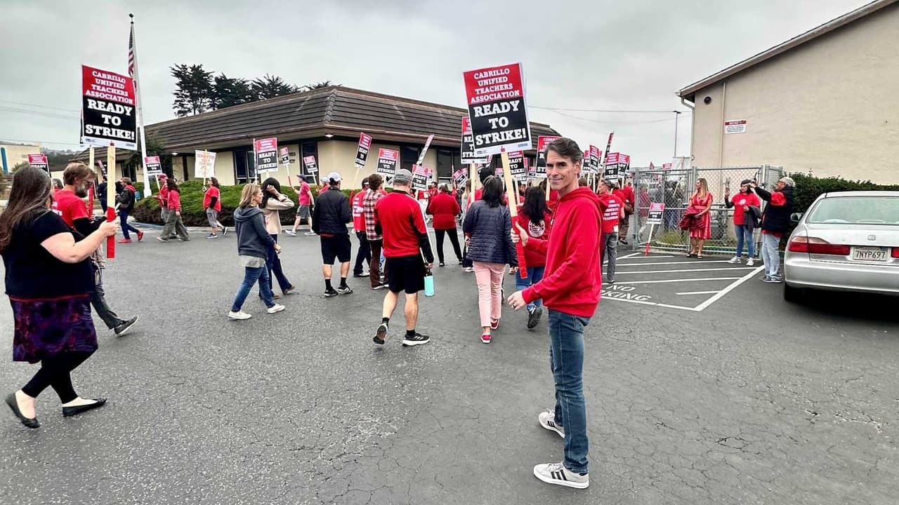 Acuerdo de último minuto evita huelga en Distrito Escolar de Cabrillo: ¿qué obtuvieron los maestros?