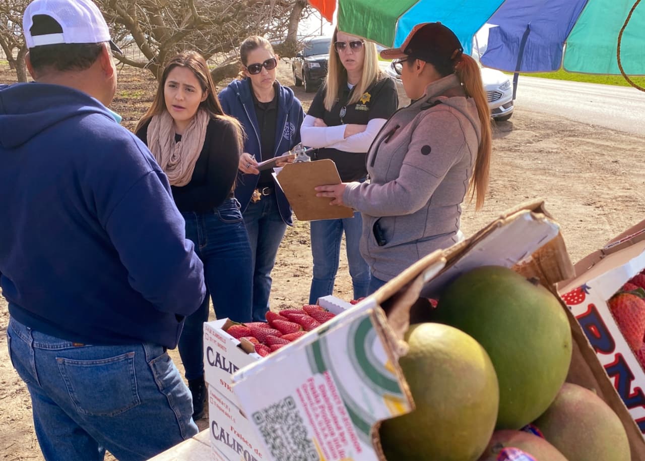 Investigan posibles redes de tráfico de personas detrás de vendedores ambulantes