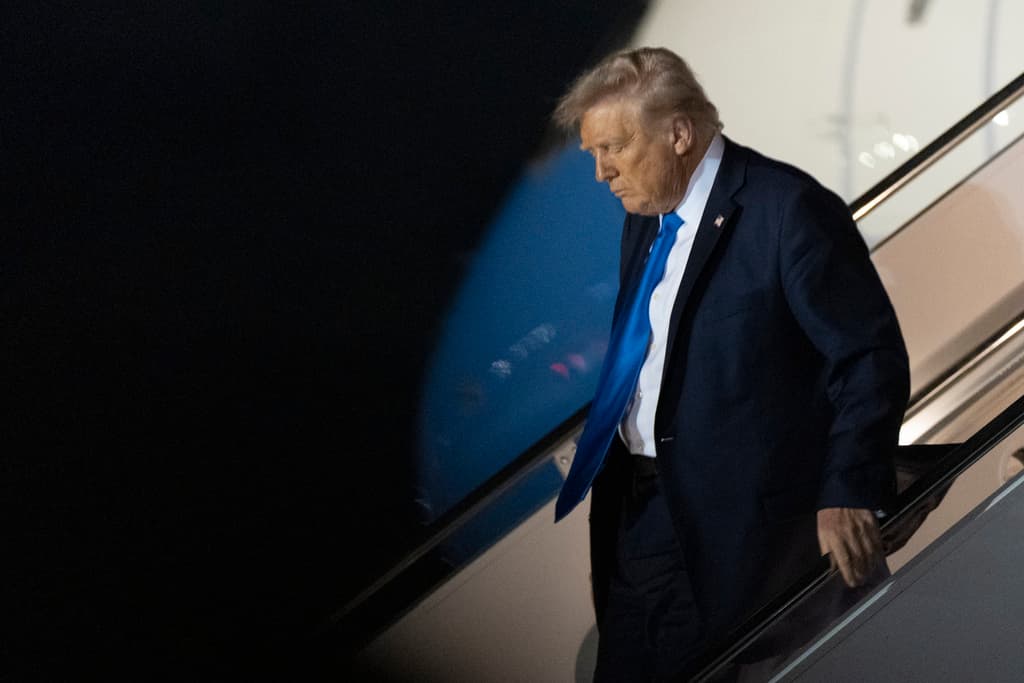 Trump dice que "no sabe" si debe respetar la Constitución y pone en duda el derecho al debido proceso