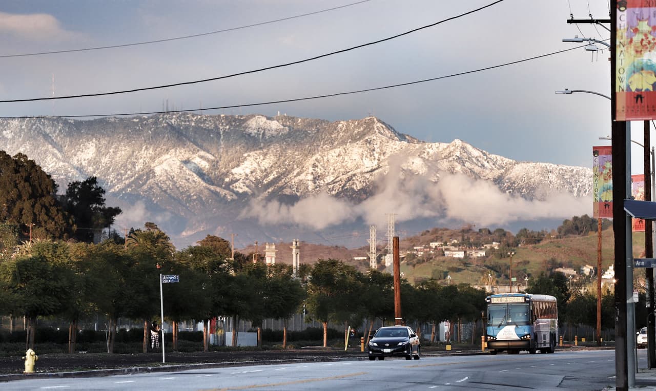 El LAPD además, informó que se han reportado múltiples accidentes de transito en vías de acceso a la ciudad de Los Ángeles debido a las condiciones climáticas.