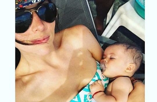 Lúa es fruto del amor de sus padres Zuria Vega y el actor de origen cubano Alberto Guerra.