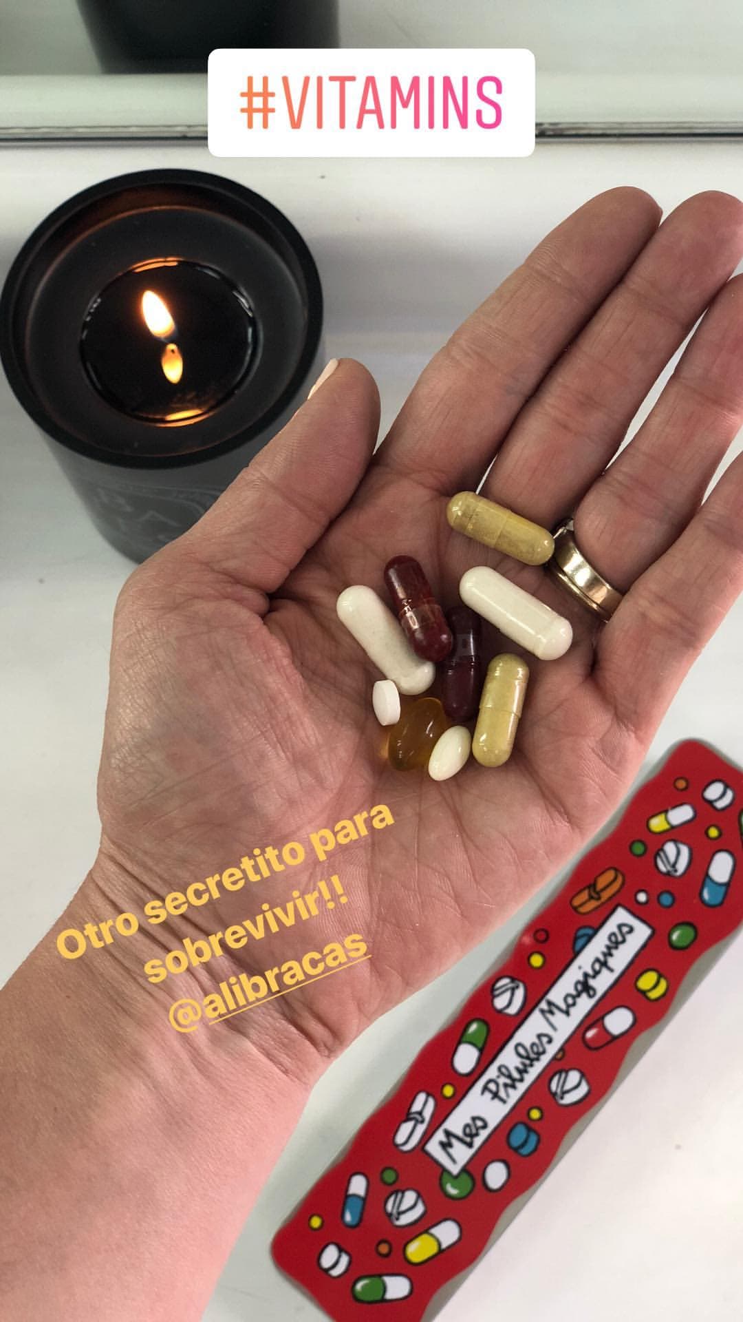 Como complemento de su ritual, Jacky también toma vitaminas para tener la energía durante el día y su cuerpo no resienta el desgaste por la intensa actividad.