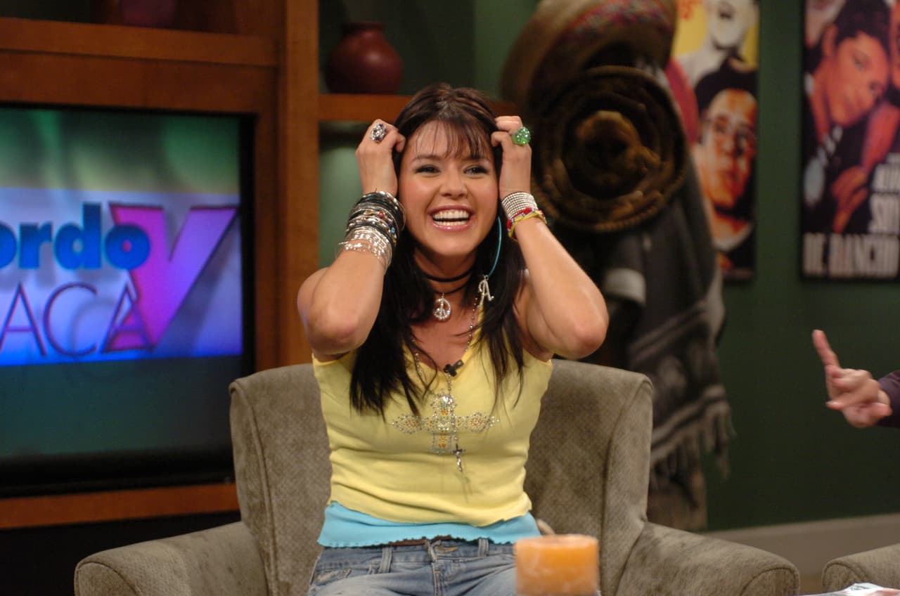 Poco a poco ganó fama también como cantante y era invitada a todos los programas de televisión más populares del momento.