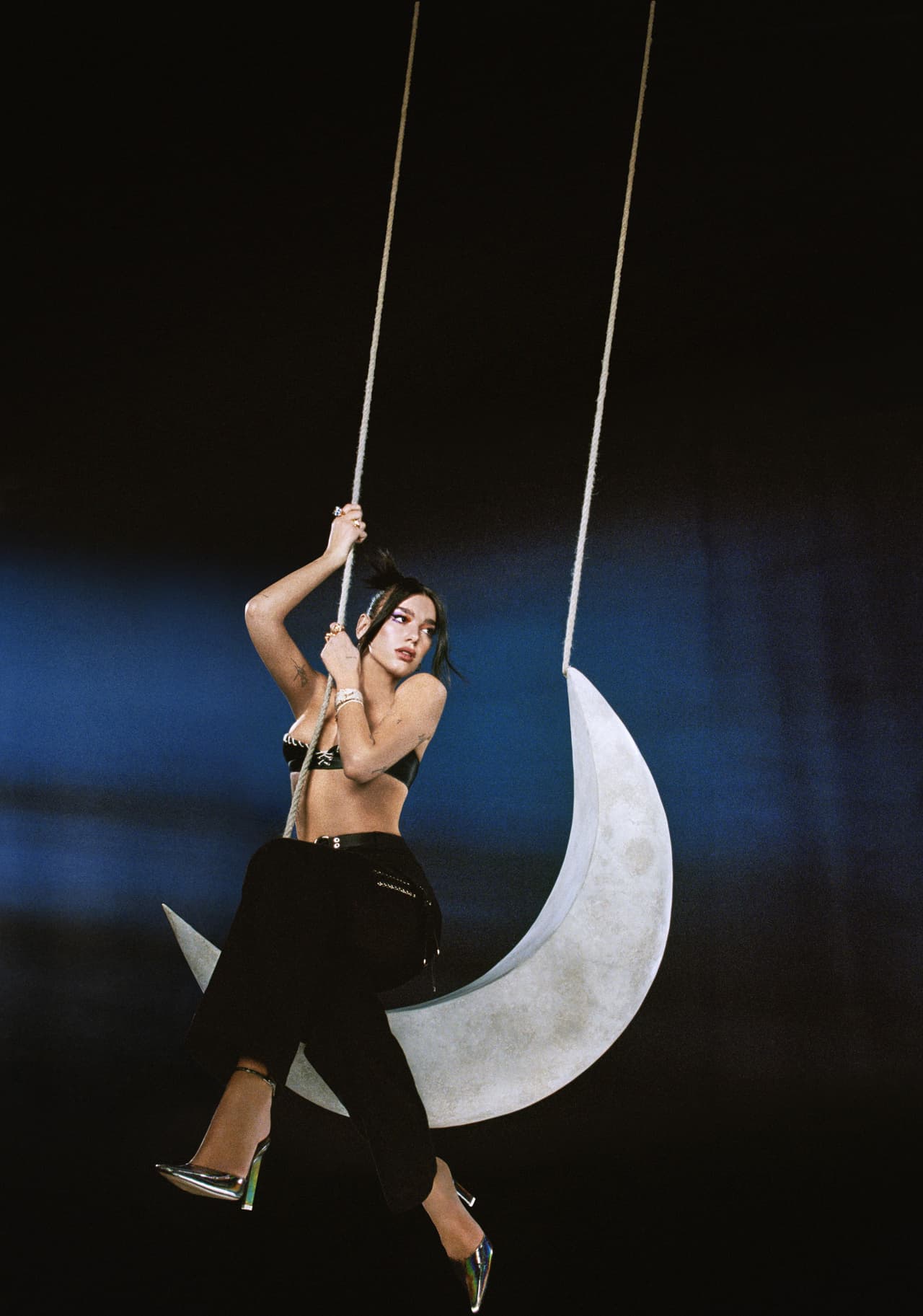 Así mismo, 
<b><a href="https://www.univision.com/temas/dua-lipa" target="_blank">Dua Lipa</a></b> llega por primera vez a la lista de nominados a Premios Juventud gracias a su tema 'Un Día (One Day)' junto a 
<b>J Balvin, Bad Bunny y Tainy</b>, por el cual compite por Colaboración OMG y Video Con El Mensaje Más Poderoso.