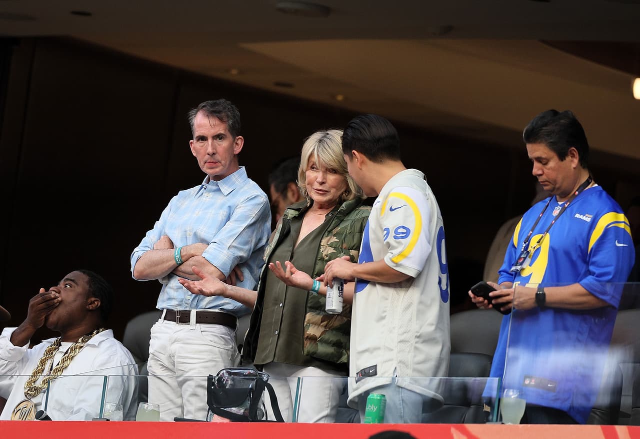 La presentadora Martha Stewart también fue parte de las celebridades que no se perdieron el Super Bowl LVI en vivo.
