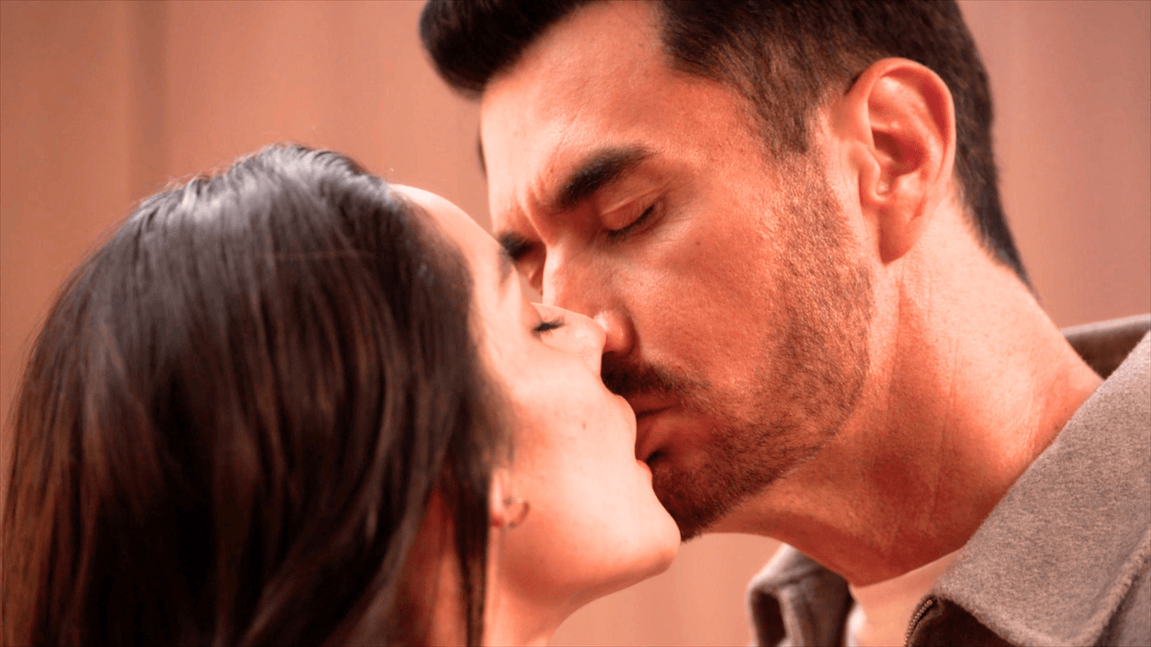 Verónica fantasea con Joaquín | Tan Cerca De Ti, Nace El Amor | Capítulo 16