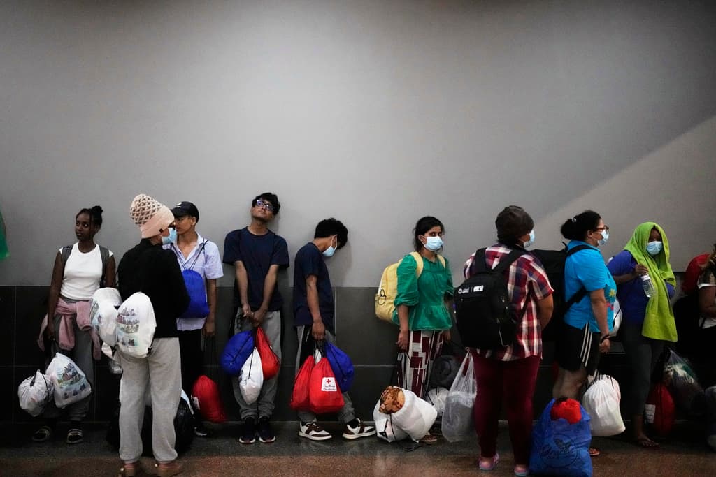 Ruanda y Libia abren la puerta al gobierno de Trump para recibir inmigrantes deportados desde EEUU, según reportes